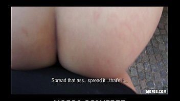 Photo acompanhate comendo a pelada loira